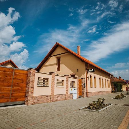 Nemeth Apartmanhazak Mórahalom Exterior foto