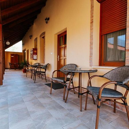 Nemeth Apartmanhazak Mórahalom Exterior foto