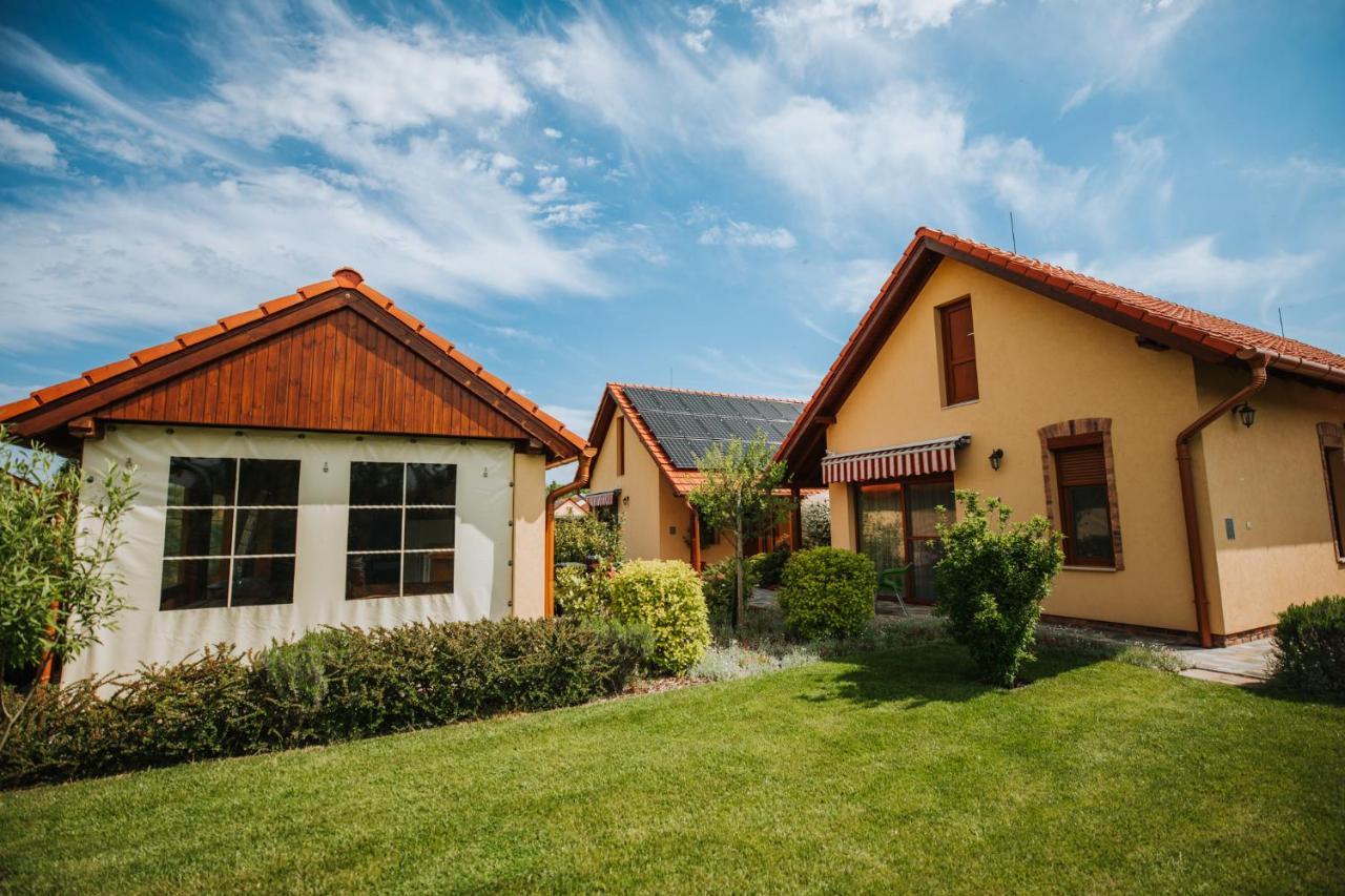 Nemeth Apartmanhazak Mórahalom Exterior foto