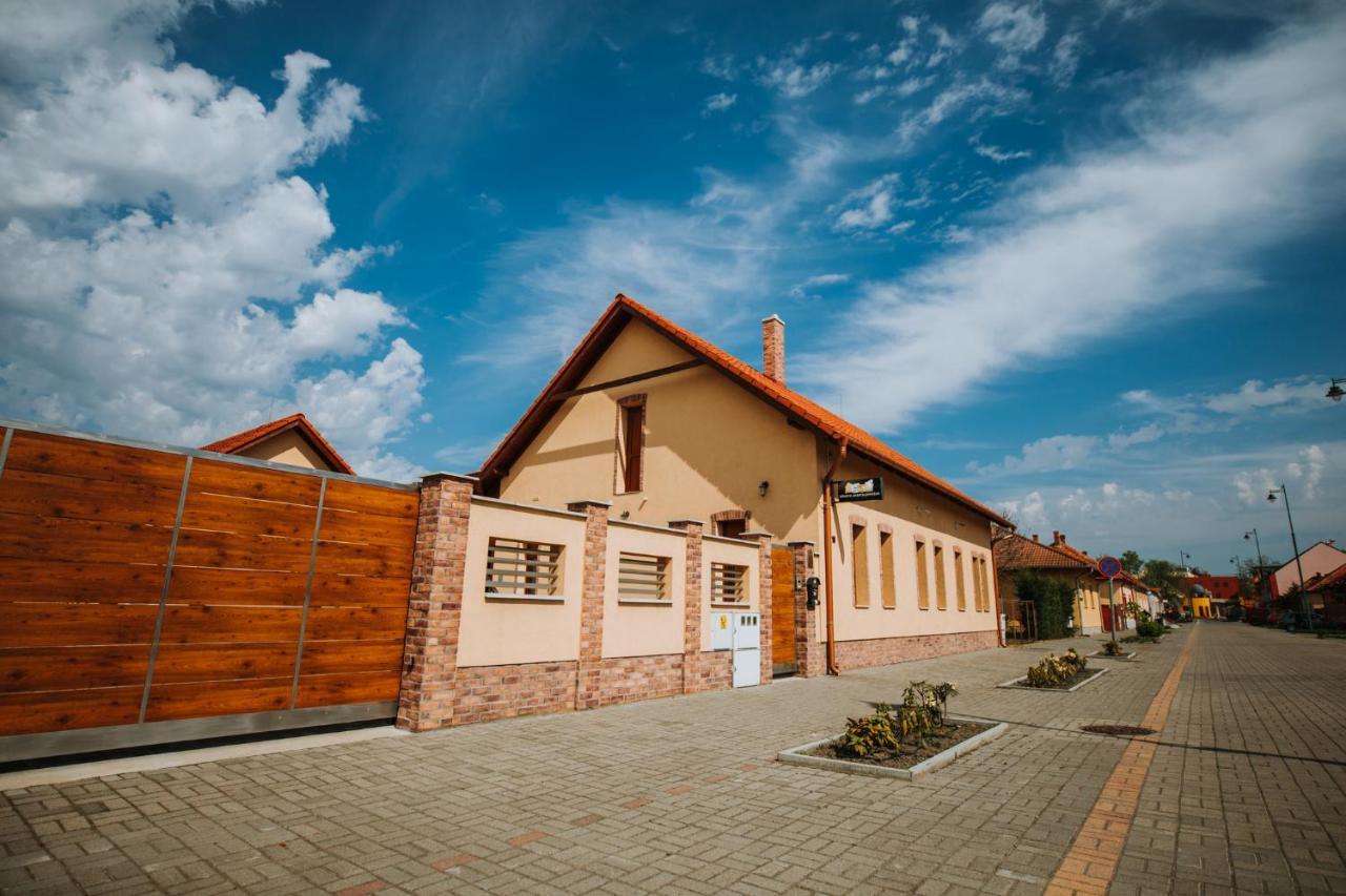 Nemeth Apartmanhazak Mórahalom Exterior foto